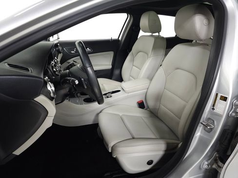Used 2020 Mercedes-Benz GLA 250 4MATIC image 17