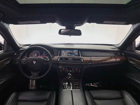 Used 2015 BMW 750Li xDrive AWD/4WD image 27