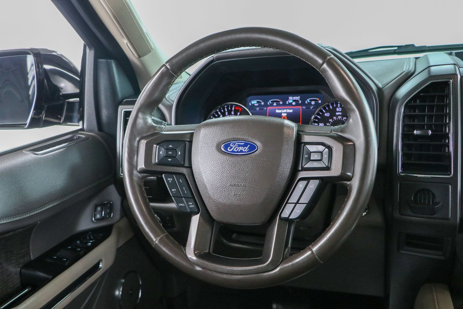 Used 2021 Ford Expedition Limited AWD/4WD image 13