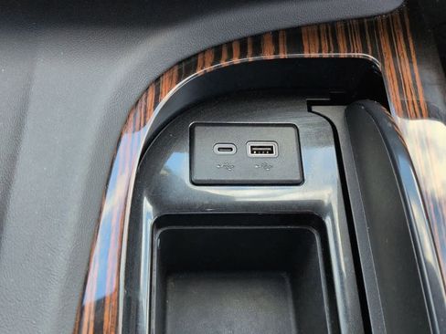 Certified 2024 Cadillac Escalade Premium Luxury w/ Performance Package image 34