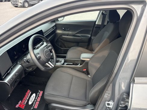 Used 2025 Hyundai Kona SEL AWD/4WD image 12