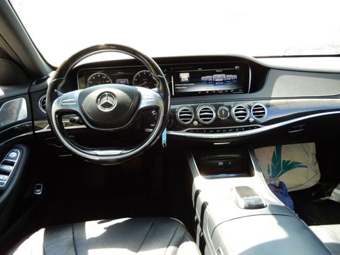 Used 2017 Mercedes-Benz S 550 Sedan image 16