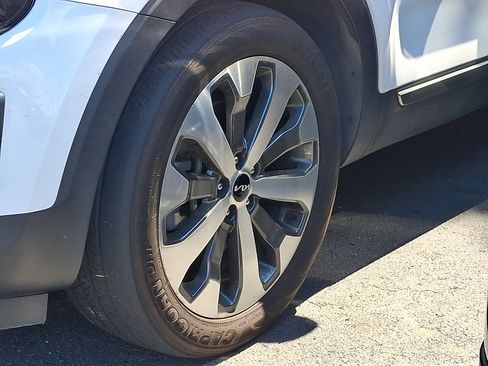 Certified 2022 Kia Telluride S AWD/4WD image 4