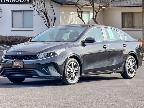 Used 2024 Kia Forte LXS image 9