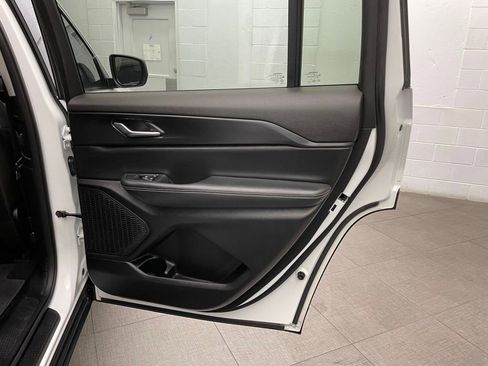 Used 2023 Jeep Grand Cherokee L Laredo RWD image 29