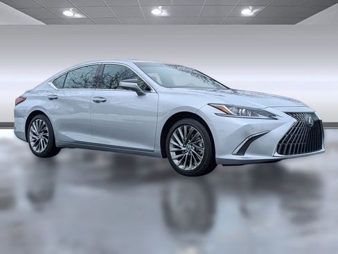 Certified 2025 Lexus ES 300h w/ Luxury Package image 7