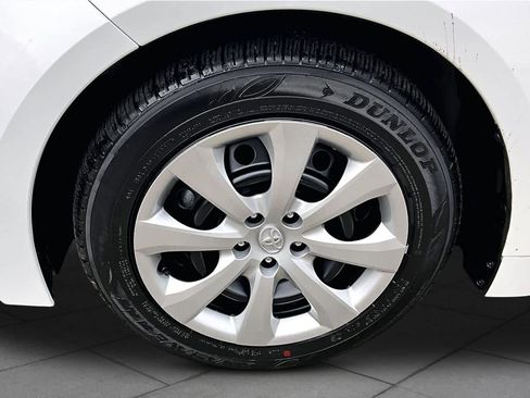 Used 2025 Toyota Corolla LE FWD image 11