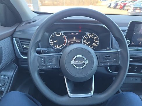 Used 2023 Nissan Rogue S image 18