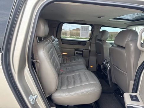 Used 2004 HUMMER H2 w/ Preferred Equipment Group image 19