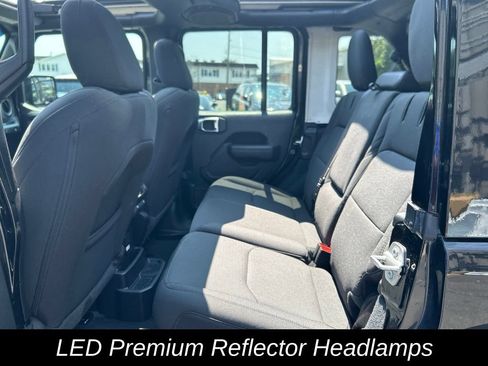 Used 2023 Jeep Wrangler Unlimited w/ Sun & Screen Package AWD/4WD image 38
