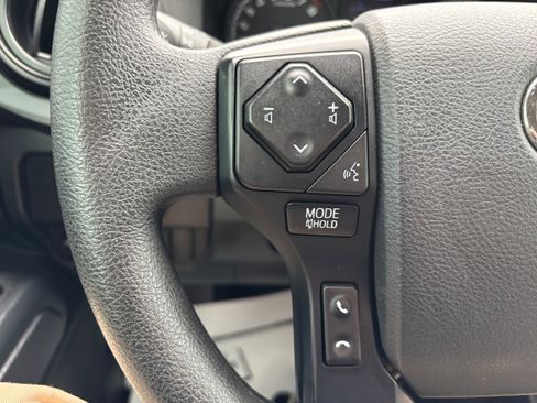 Used 2020 Toyota Tacoma SR AWD/4WD image 19