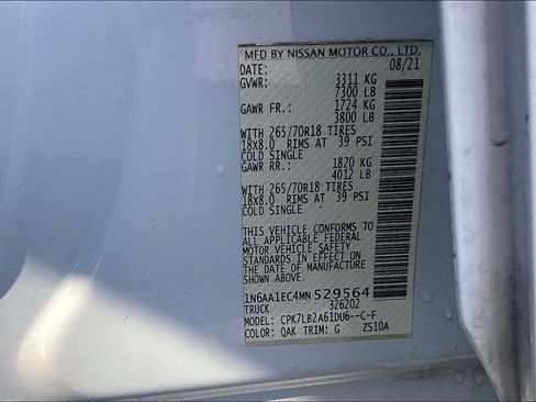 Used 2021 Nissan Titan SV image 23