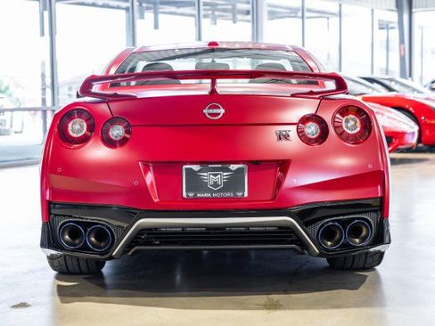 Used 2023 Nissan GT-R Premium w/ Premium Interior Package AWD/4WD image 5