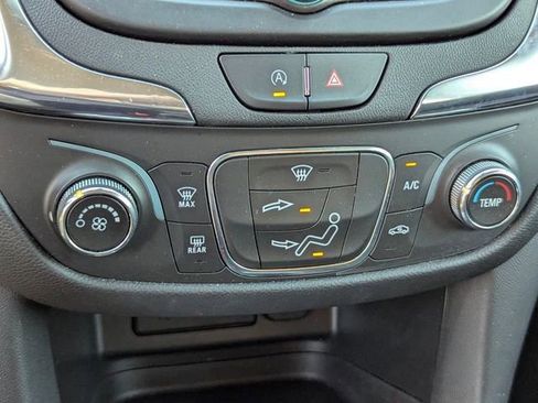 Used 2023 Chevrolet Equinox LT image 25