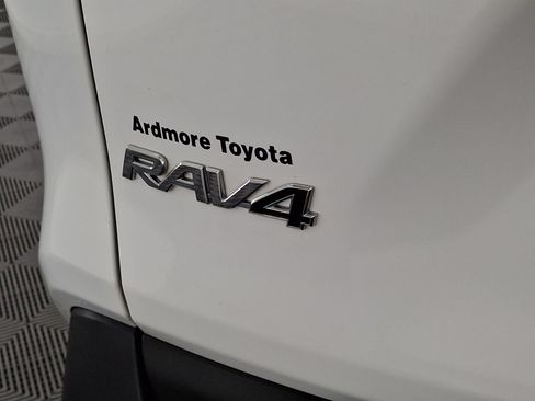 Used 2023 Toyota RAV4 XLE AWD/4WD image 23
