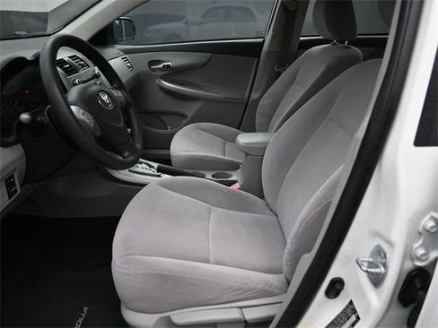 Used 2011 Toyota Corolla LE image 19