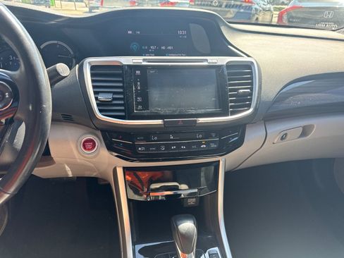Used 2017 Honda Accord EX-L image 14