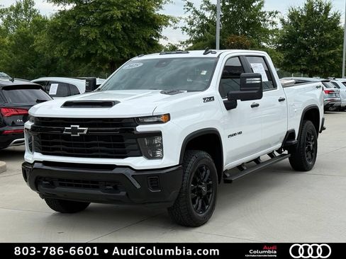 Used 2025 Chevrolet Silverado 2500 Custom w/ Custom Value Package AWD/4WD image 9