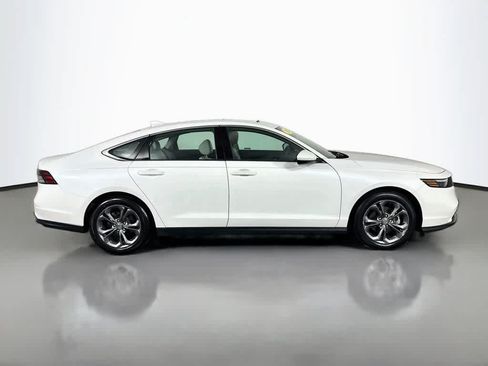 Used 2023 Honda Accord EX image 9