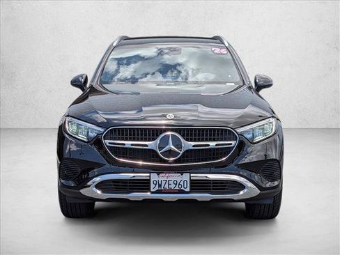 Used 2026 Mercedes-Benz GLC 300 4MATIC image 2