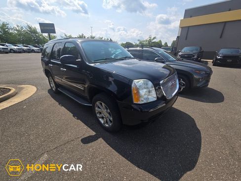 Used 2013 GMC Yukon Denali AWD/4WD image 1