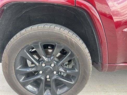 Used 2022 Jeep Grand Cherokee Laredo X image 20