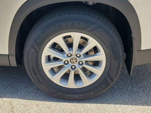New 2026 Toyota Grand Highlander XLE FWD image 5