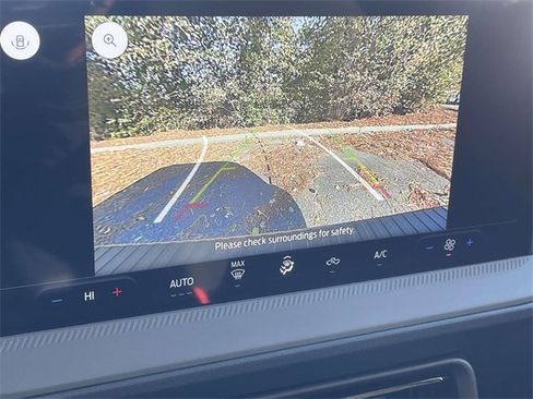 New 2025 Ford Maverick XL image 9