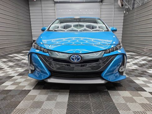 Used 2017 Toyota Prius Prime Premium FWD image 3