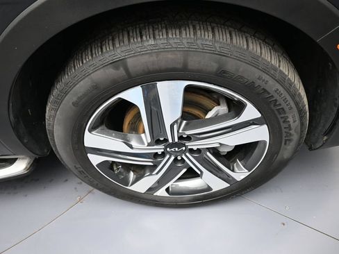 Certified 2023 Kia Sorento SX Prestige AWD/4WD image 13