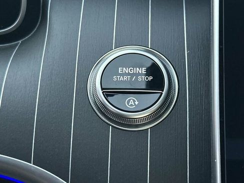 Used 2025 Mercedes-Benz C 300 Sedan image 27