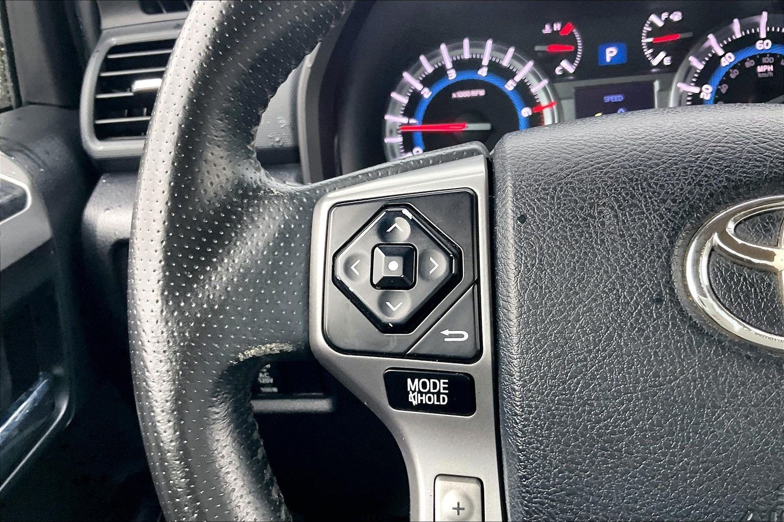 Used 2016 Toyota 4Runner SR5 Premium AWD/4WD image 23
