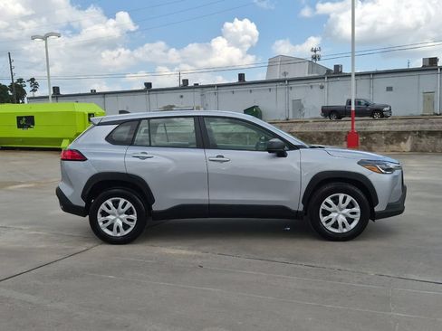 Used 2024 Toyota Corolla Cross L FWD image 7