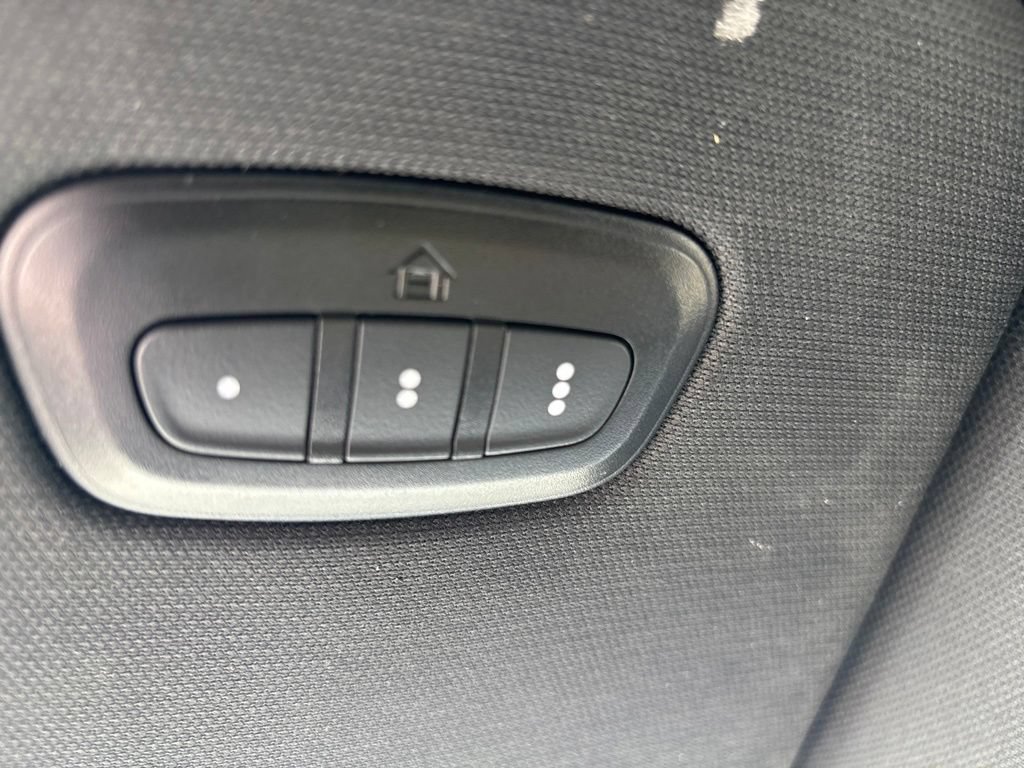 Used 2025 RAM 1500 Laramie AWD/4WD image 35
