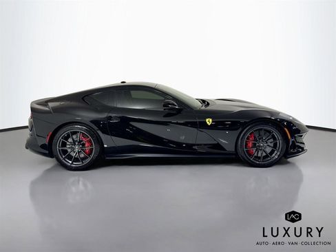 Used 2018 Ferrari 812 Superfast image 5