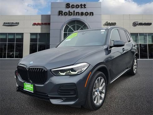 Used 2022 BMW X5 xDrive45e w/ Parking Assistance Package image 2