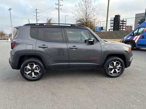 Used 2022 Jeep Renegade Trailhawk image 10