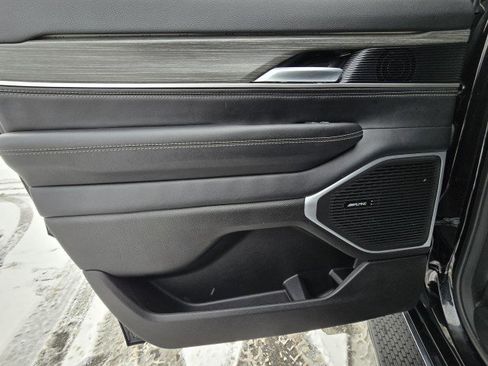 Used 2024 Jeep Wagoneer Series III image 15