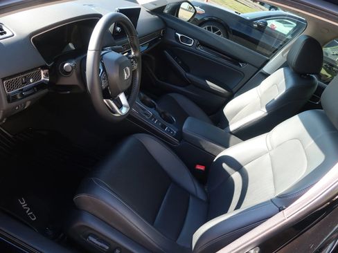 Used 2022 Honda Civic Touring image 15