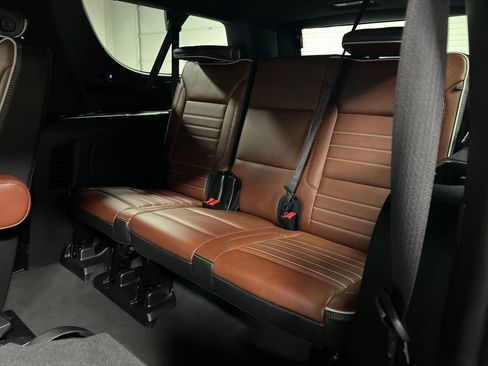 Certified 2023 GMC Yukon XL Denali Ultimate AWD/4WD image 15