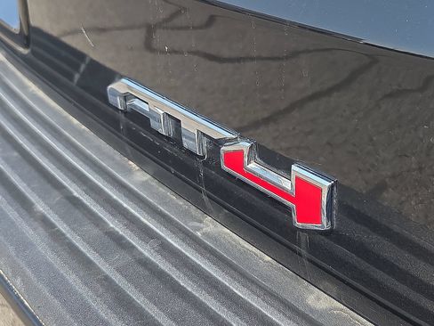 Used 2024 GMC Yukon AT4 w/ Technology Package AWD/4WD image 16