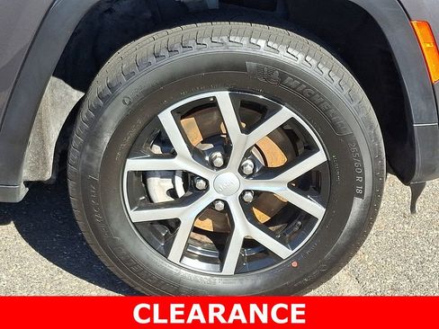 Used 2024 Jeep Grand Cherokee L Limited image 8