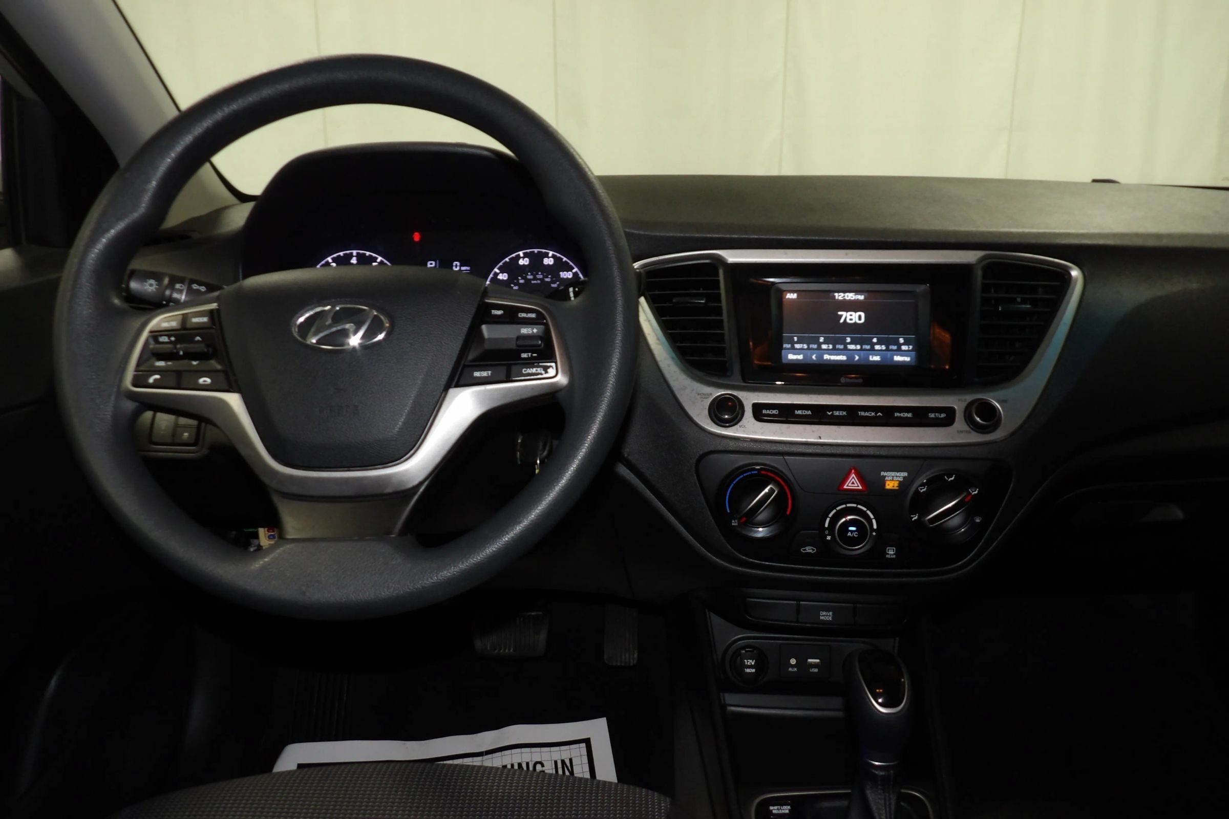 Used 2018 Hyundai Accent SE FWD image 11