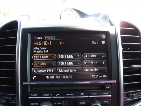 Used 2016 Porsche Cayenne GTS image 16