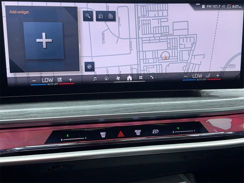 Used 2025 BMW 740i image 24