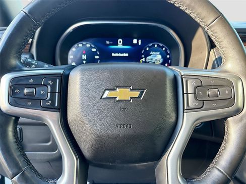 Used 2023 Chevrolet Suburban Premier image 11