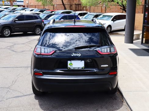 Used 2019 Jeep Cherokee Latitude w/ Popular Appearance Group FWD image 10