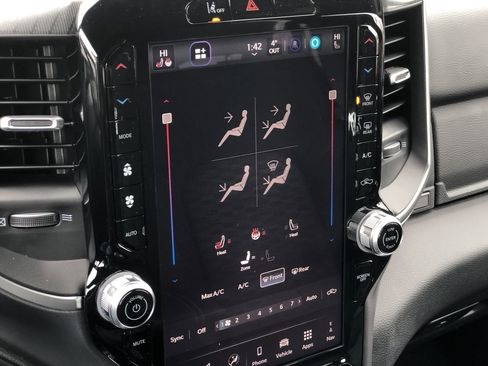 New 2026 RAM 1500 4x4 Crew Cab image 30