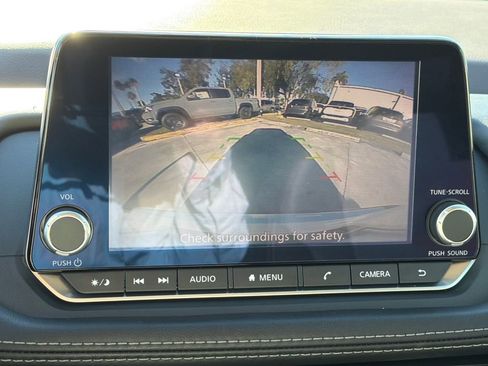 Used 2023 Nissan Rogue SV image 28