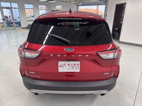 Used 2022 Ford Escape SE image 10